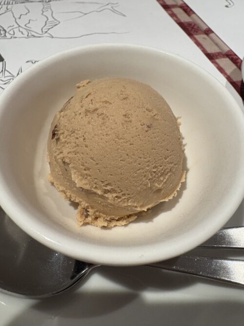 難波なんばCITY「サンタアンジェロ」のランチデザート、季節の栗を使った濃厚なジェラート。